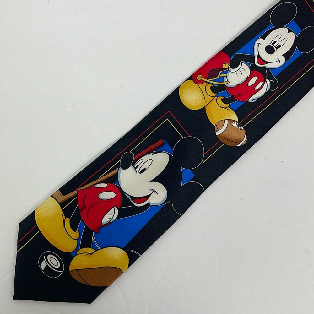 Vtg Mickey Unlimited Mickey Mouse Sports Tie / hockey baseball football